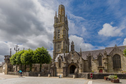 Enclos paroissial de Lampaul Guimiliau