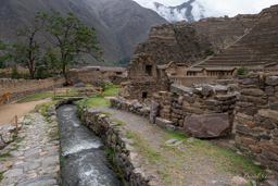 OLLANTAYTAMBO.    