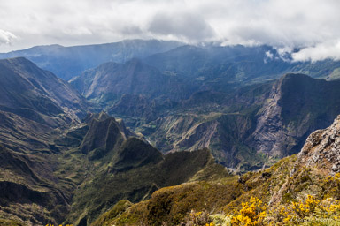 Mafate   vue du Maîdo